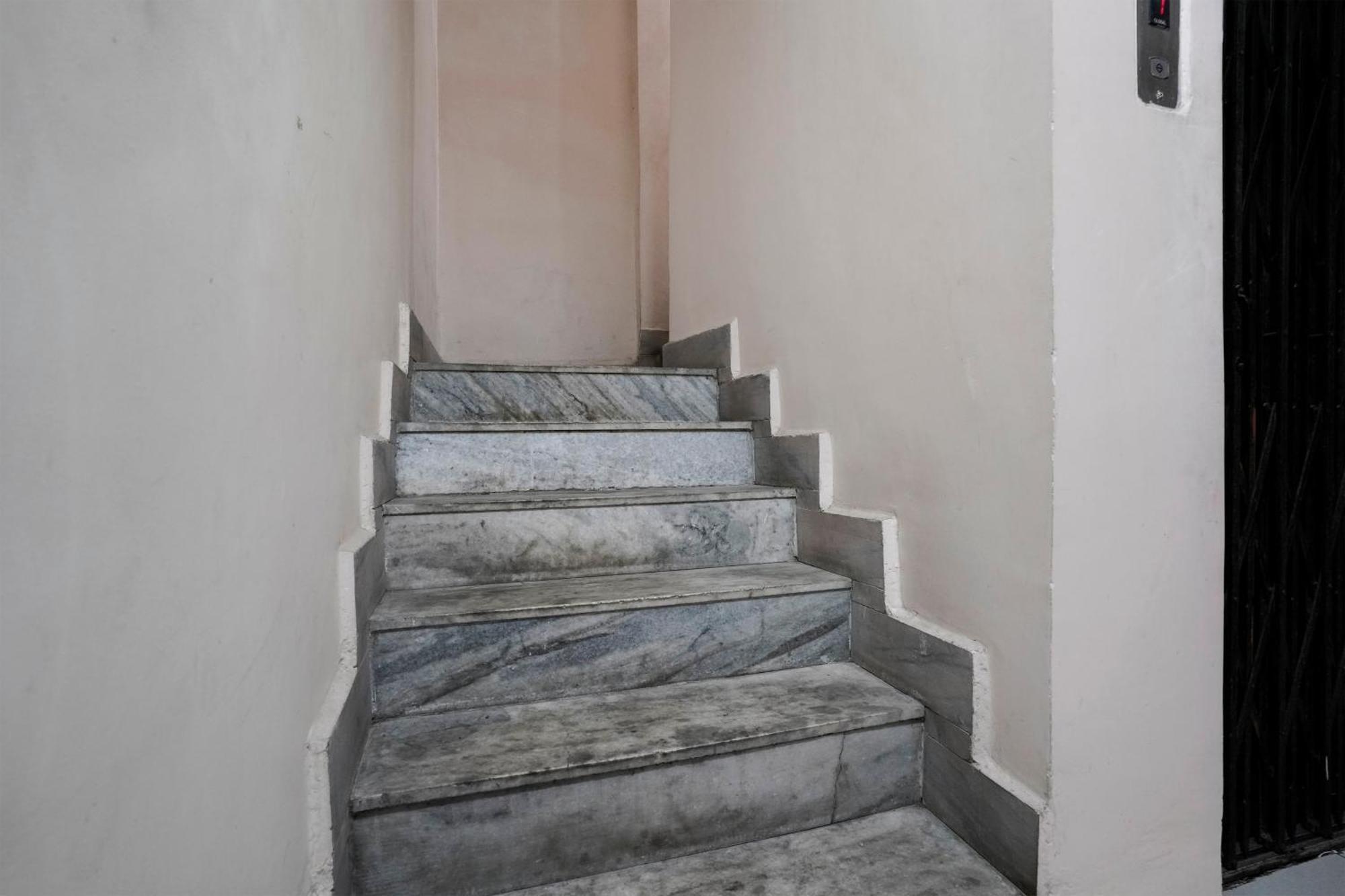 Hotel O Aishwarya Service Apartment นาวีมุมไบ ภายนอก รูปภาพ
