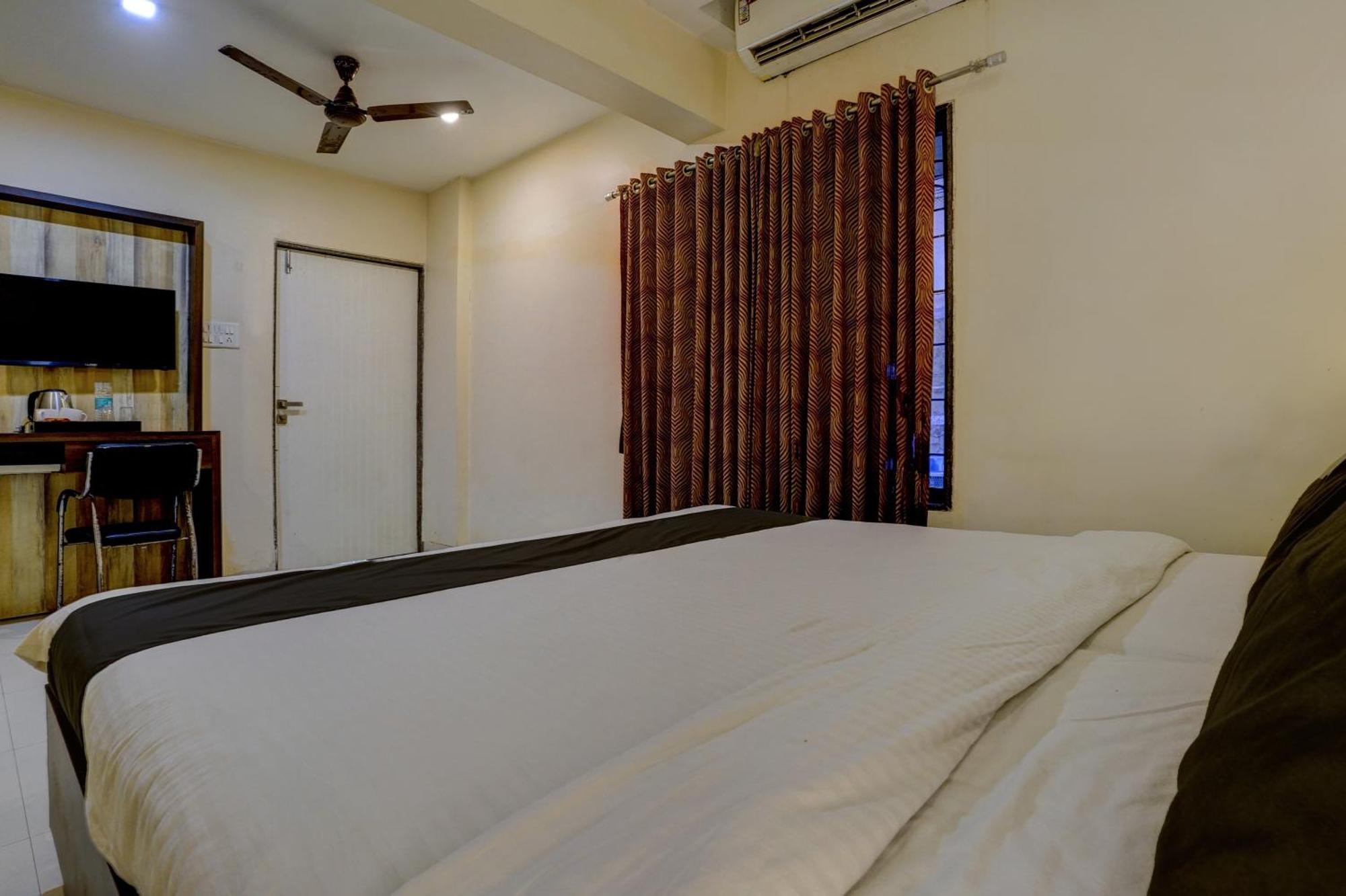 Hotel O Aishwarya Service Apartment นาวีมุมไบ ภายนอก รูปภาพ