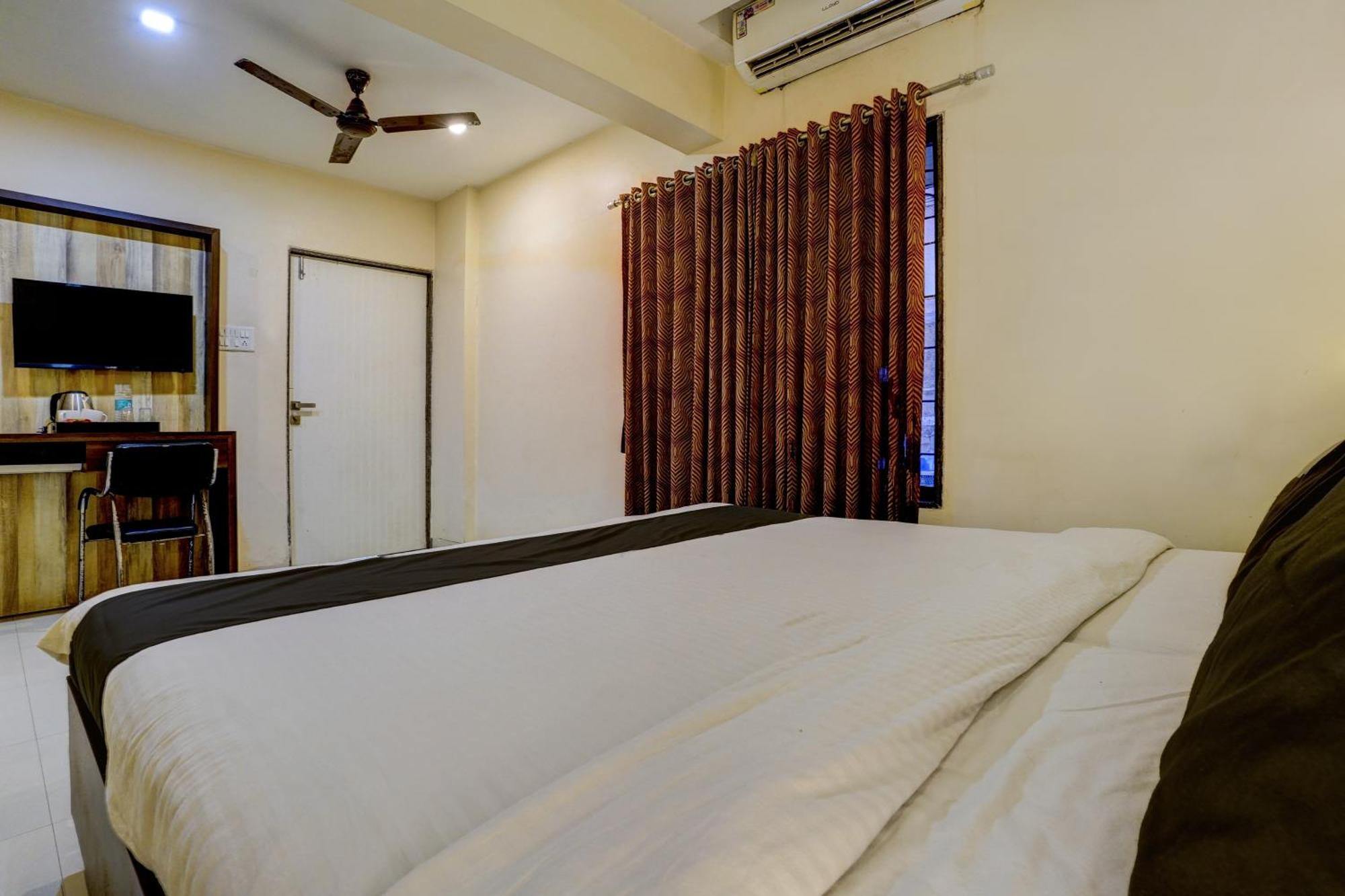 Hotel O Aishwarya Service Apartment นาวีมุมไบ ภายนอก รูปภาพ