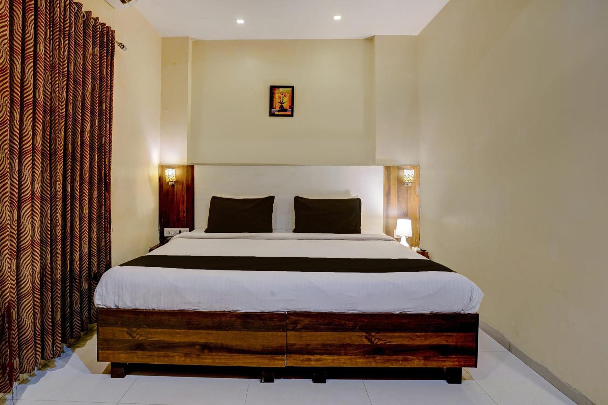 Hotel O Aishwarya Service Apartment นาวีมุมไบ ภายนอก รูปภาพ