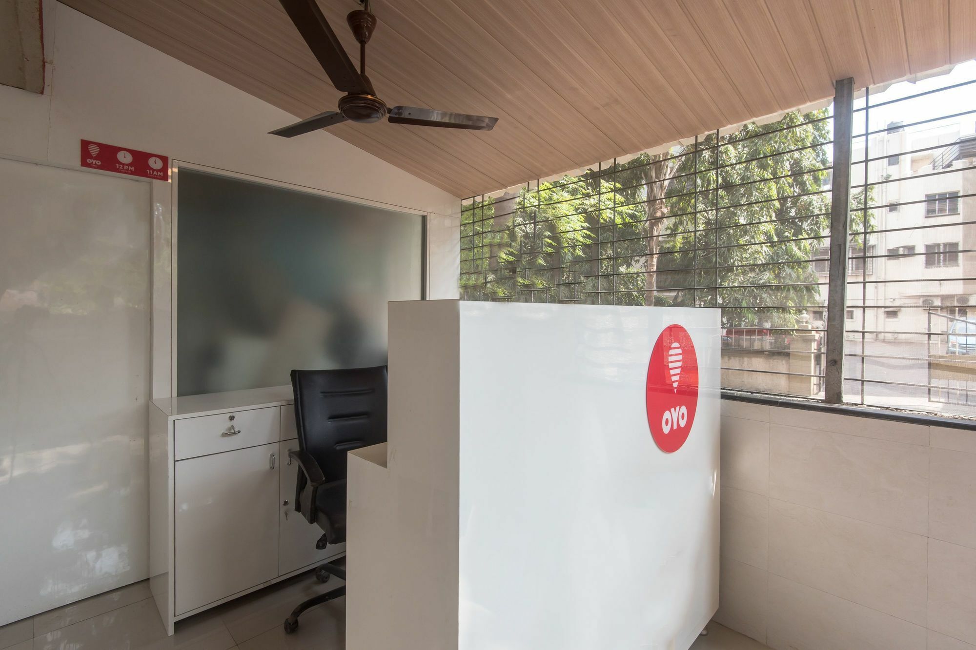 Hotel O Aishwarya Service Apartment นาวีมุมไบ ภายนอก รูปภาพ